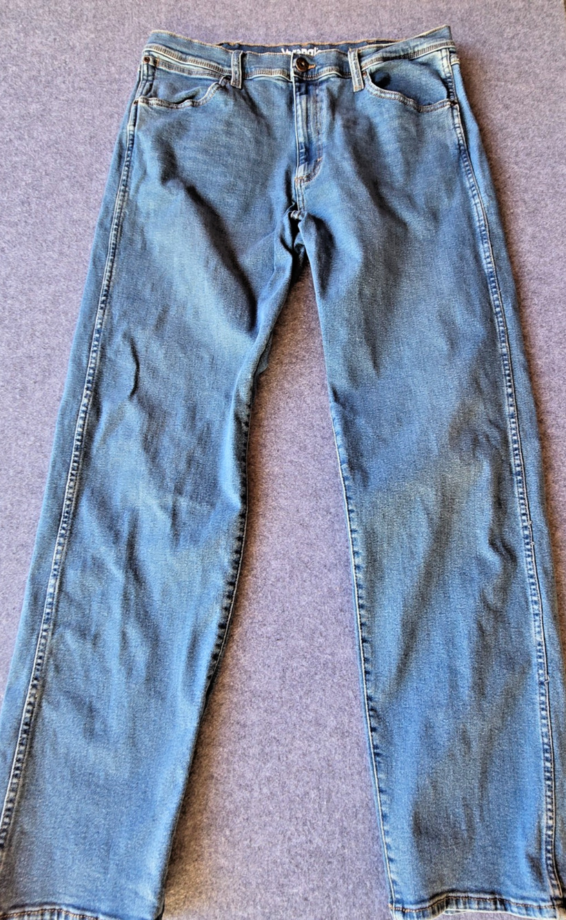 Wrangler Men's Jeans Relaxed Fit Strait Leg 5-Pocket Light Wash 36x33